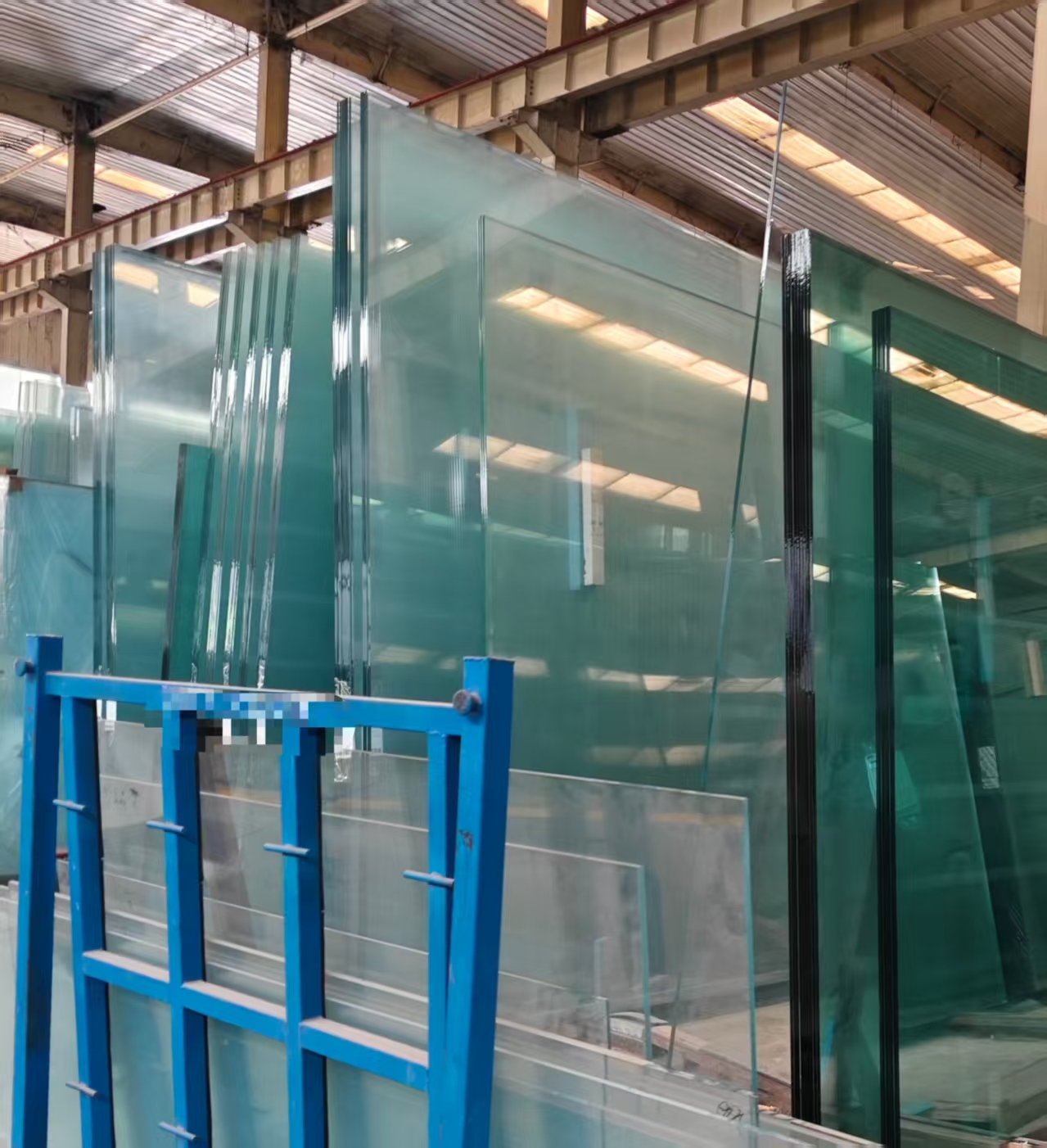 Henan Xunyuan Glass Co., Ltd. Announces New Arrival of 4m Ultra-Wide Ultra-Clear Raw Glass with Abundant Spot Inventory