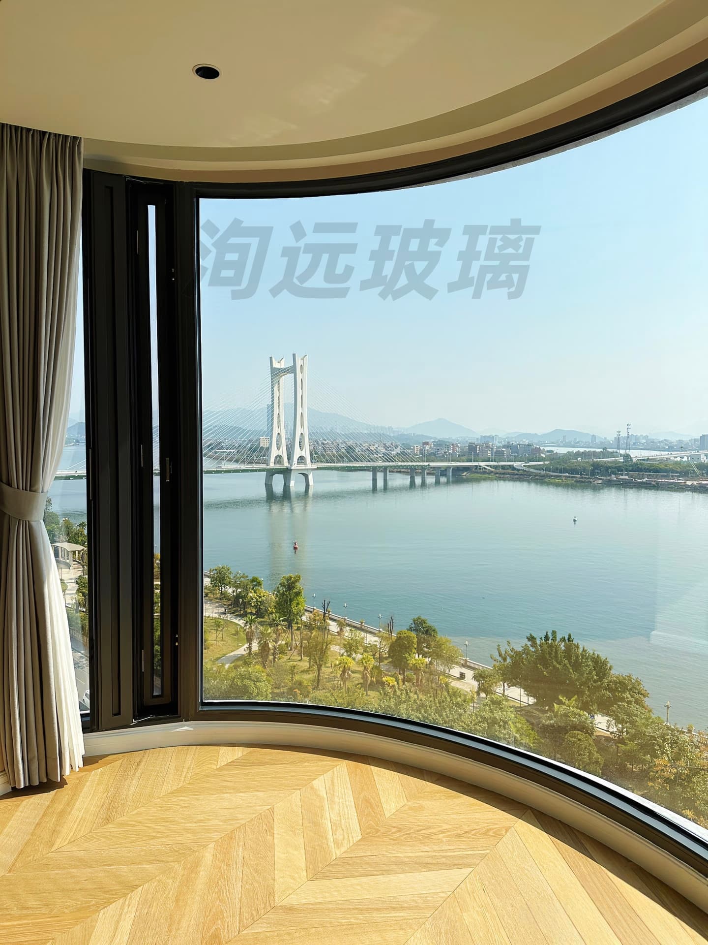 Curved Glass Acceptance Guide: Raw Glass, Flatness, Edges & Certifications