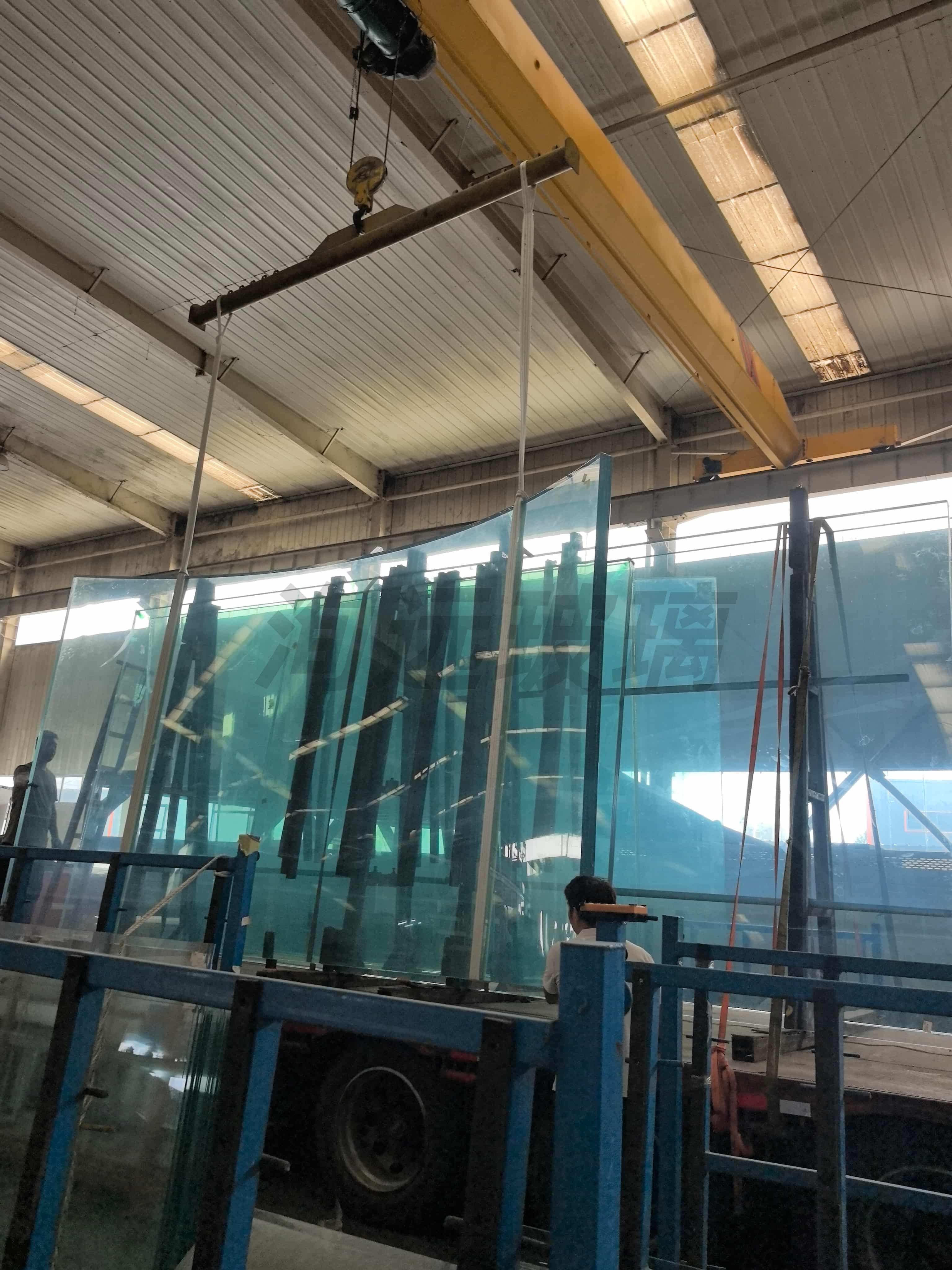 ThickGlassPanels(5–19mm):CustomTempered,CurvedandLaminatedGlassforFacades Large-FormatThickGlassProcessing:SpecificationLimitsandCompositeOptions