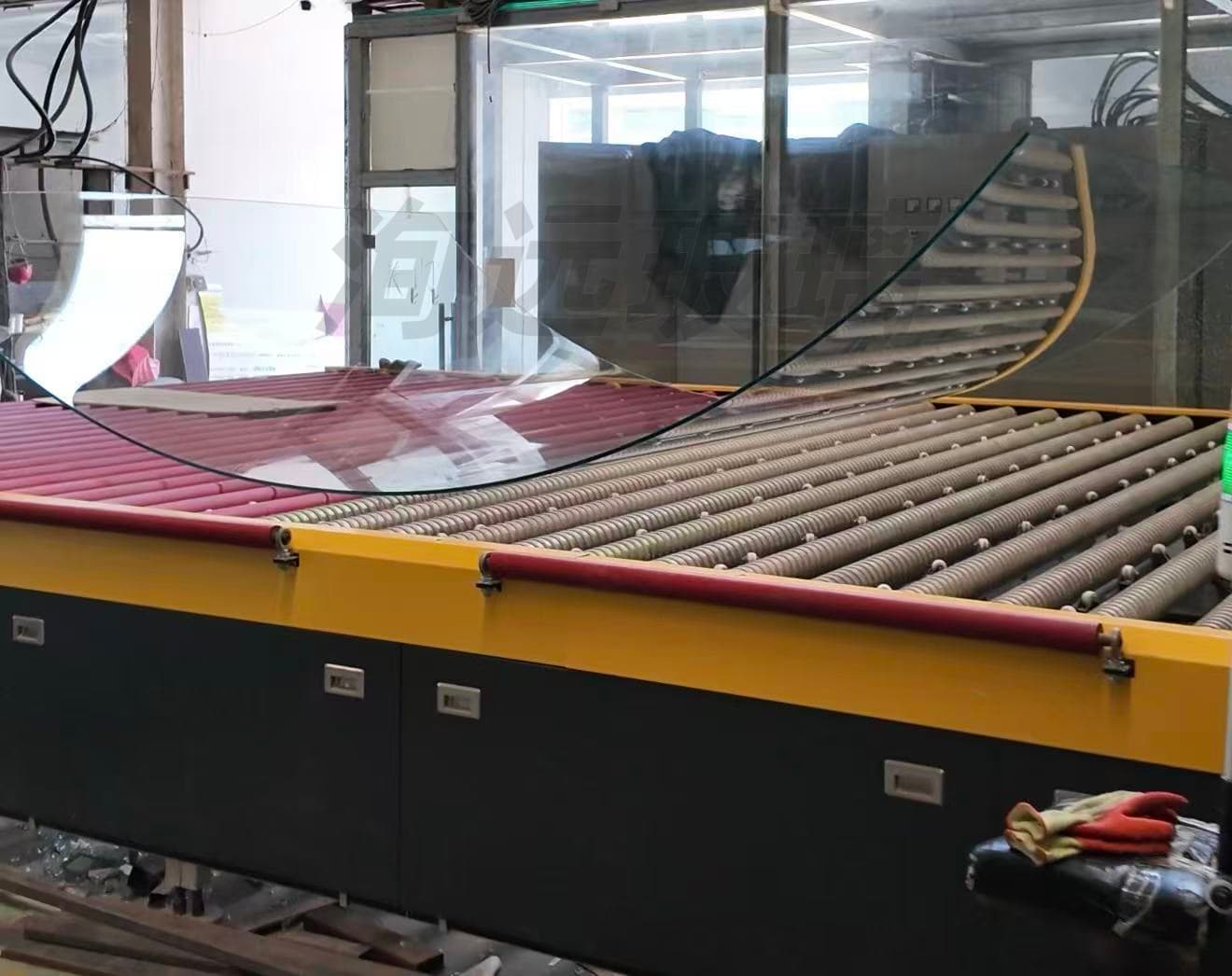 Deep-CurvedGlassFabrication:ArcLength,LaminationandDeliverySupport 2. HowUltra-WideCurvedPanelsGetDivided:EngineeringGuide